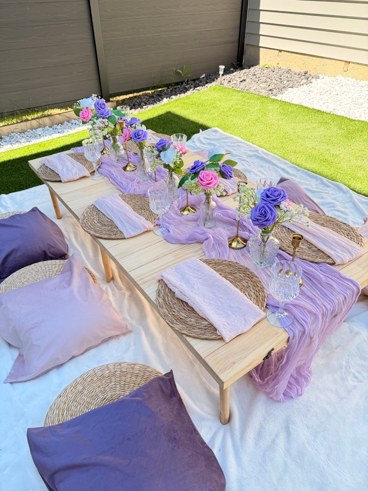 Purple and pink luxury picnic table